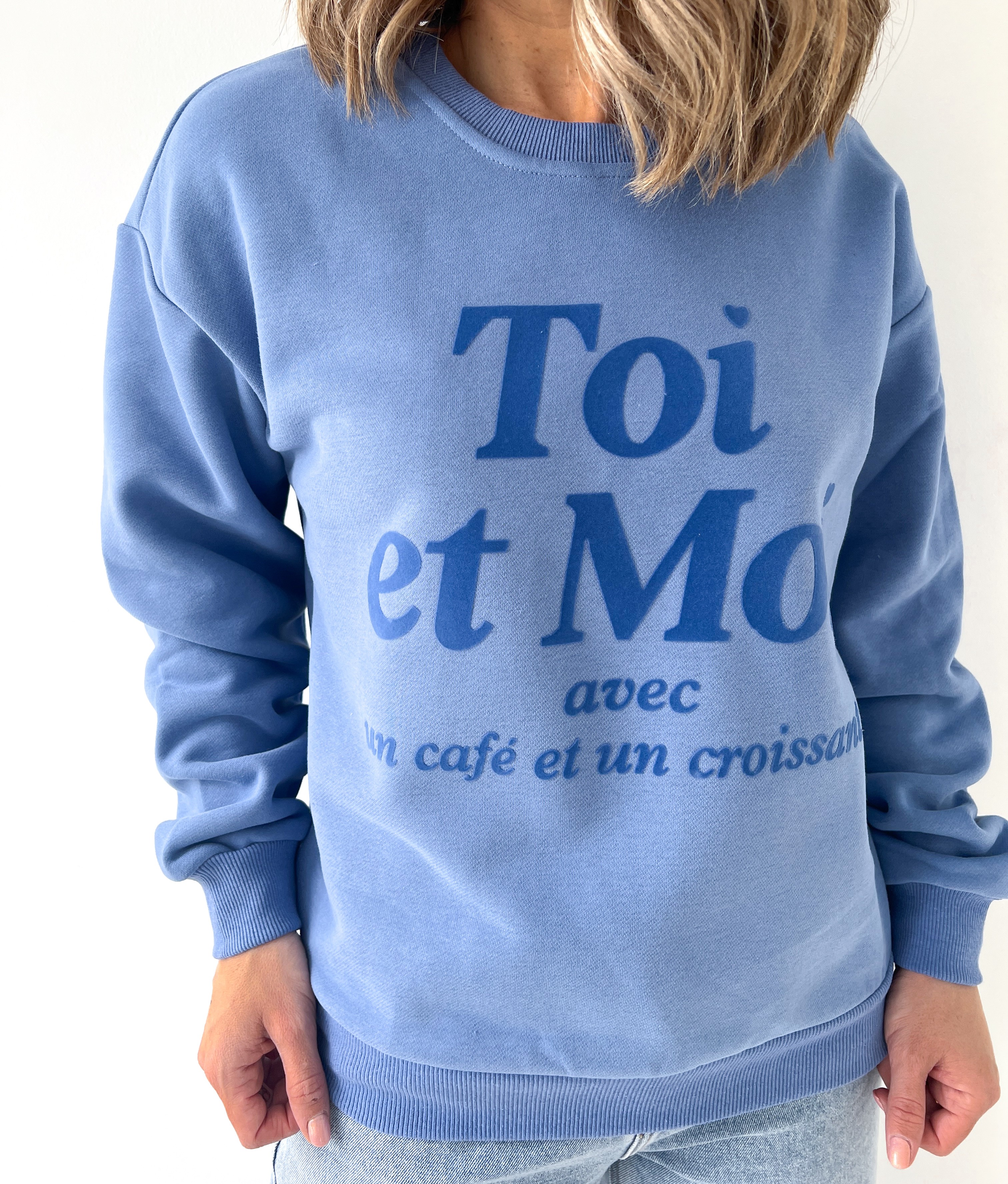 Pullover / Sweatshirt Toi et Moi "mit einem Kaffee und einem Croissant".