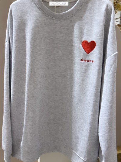 Sweat gris coeur rouge