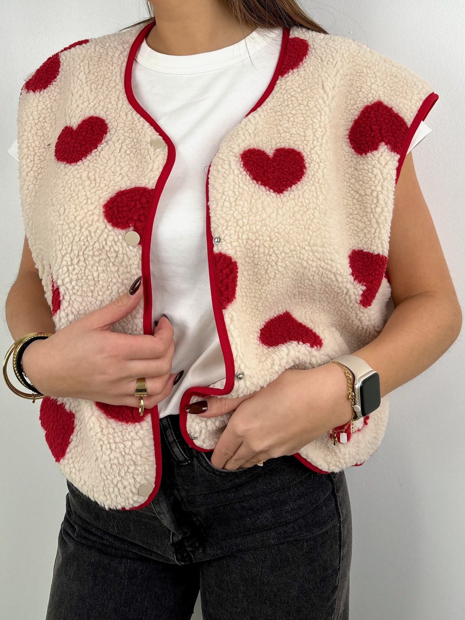 Gilet Minouche motifs coeurs - Douceur et style romantique